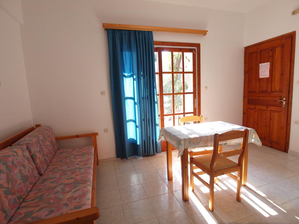 Irini Apartments Platanias  Phòng bức ảnh